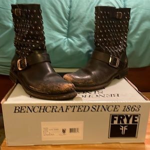 Women’s Frye Jenna Disc Short Boots